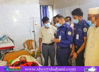 শহীদ বীরশ্রেষ্ঠ মোস্তফা কামালের মায়ের শয্যা পাশে ভোলার পুলিশ সুপার