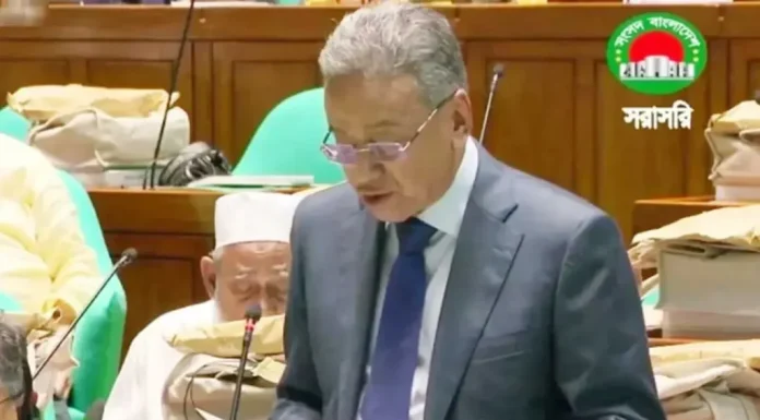 ঘাটতি ২ লাখ কোটি টাকা, ছাঁটাই প্রস্তাব ৩০৪টি: অর্থমন্ত্রী